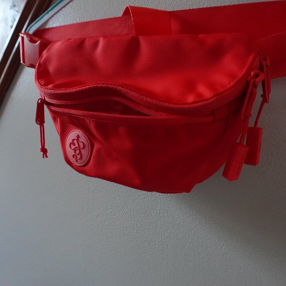 Baboon to the Moon Full Size Fanny Pack 3L Women's Crossbody Belt Bag Red - Picture 5 of 9